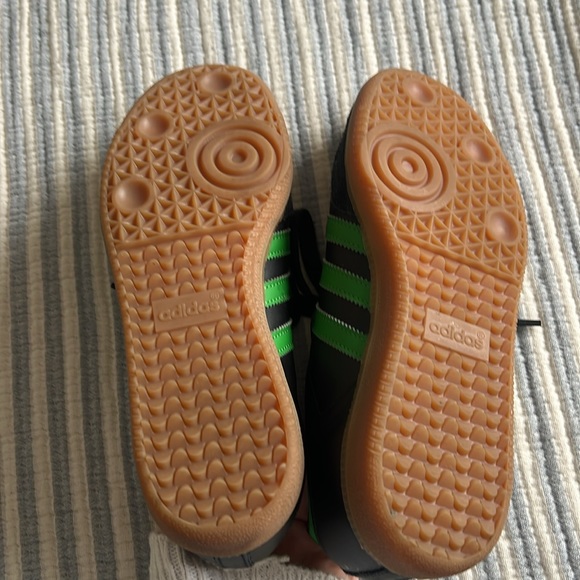 Black / Green Adidas Sambas - Picture 2 of 6